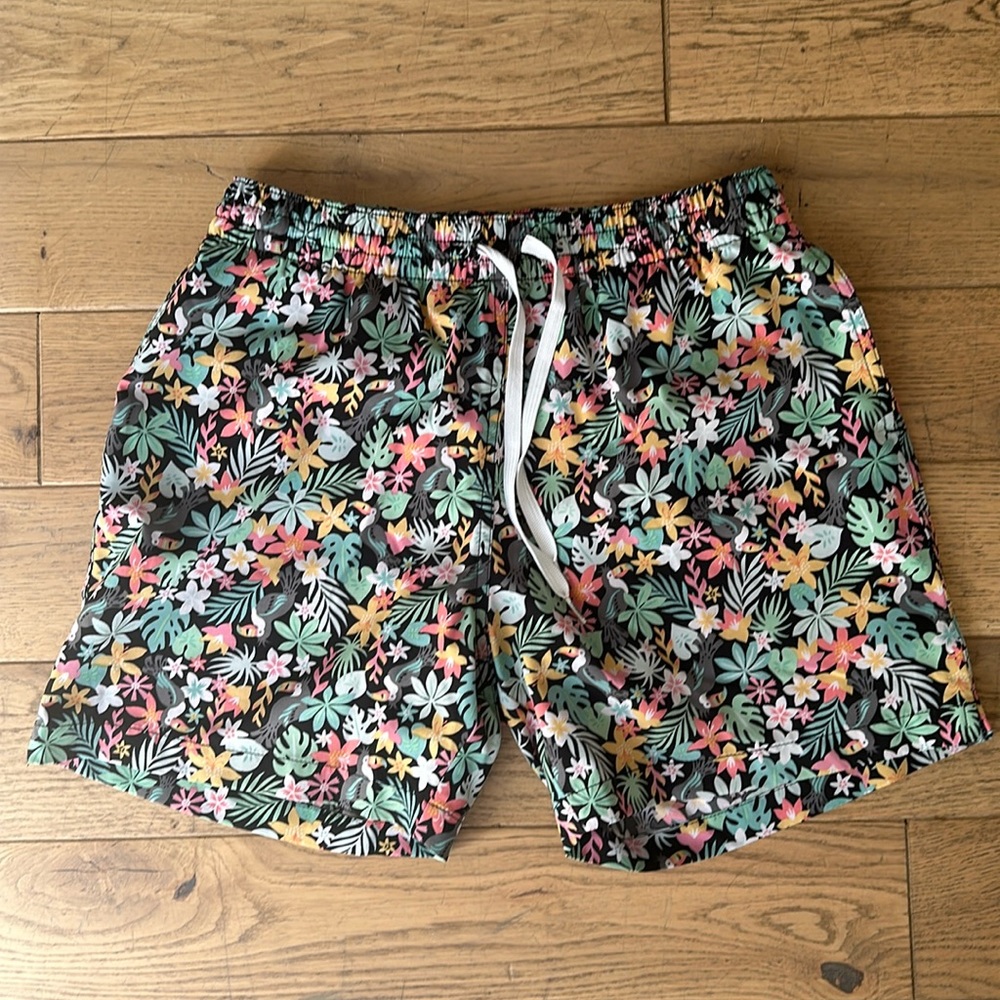 Chubbies Swim Trunks Men Small Black Floral Bloomerangs Bathing Suit Short 5.5”